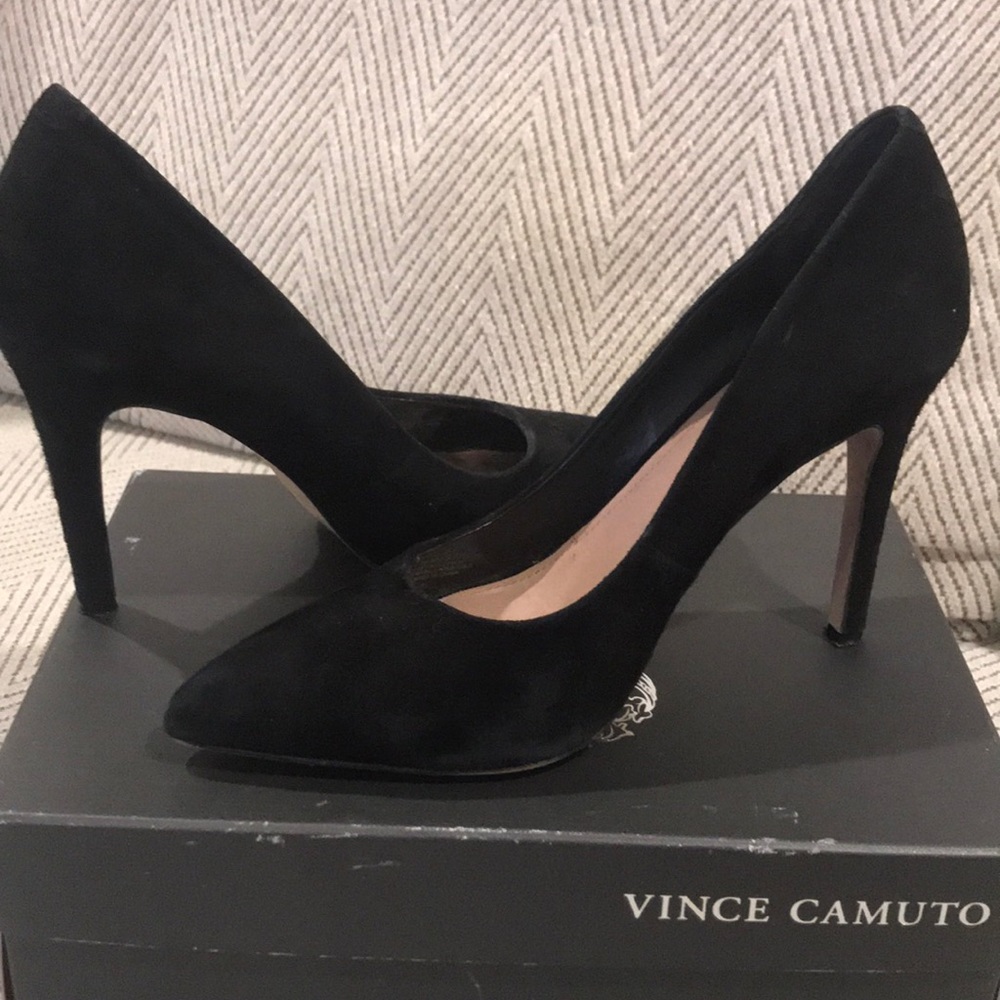 Vince Camuto Suede black heels